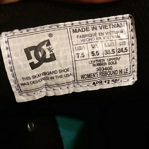 Shoes - Picture 2 of 4